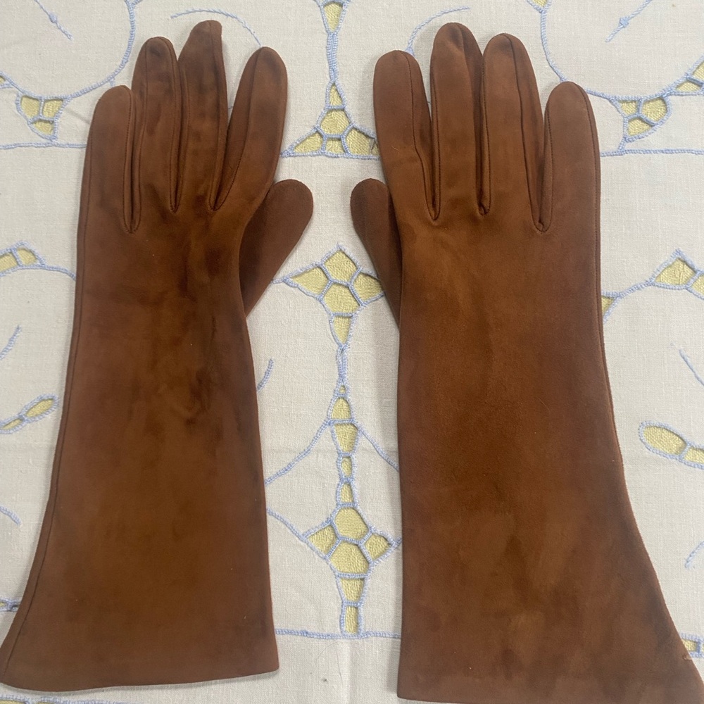 Elegant Chestnut Brown Suede Leather -Silk Lined Gloves